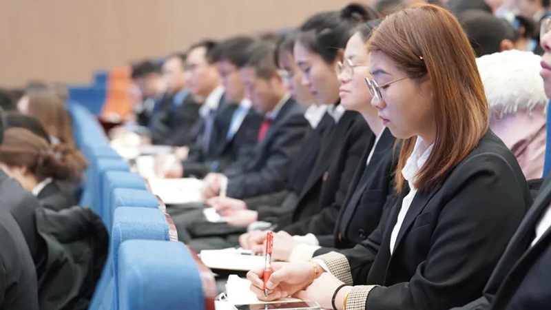 篤行致遠(yuǎn)礪初心 賦能提質(zhì)譜新篇——新華高級中學(xué)舉行新學(xué)期全體教職工大會